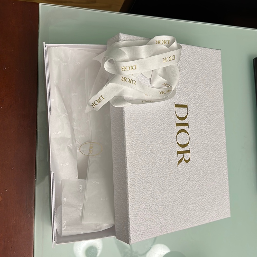 Large Dior box with bow and lining paper